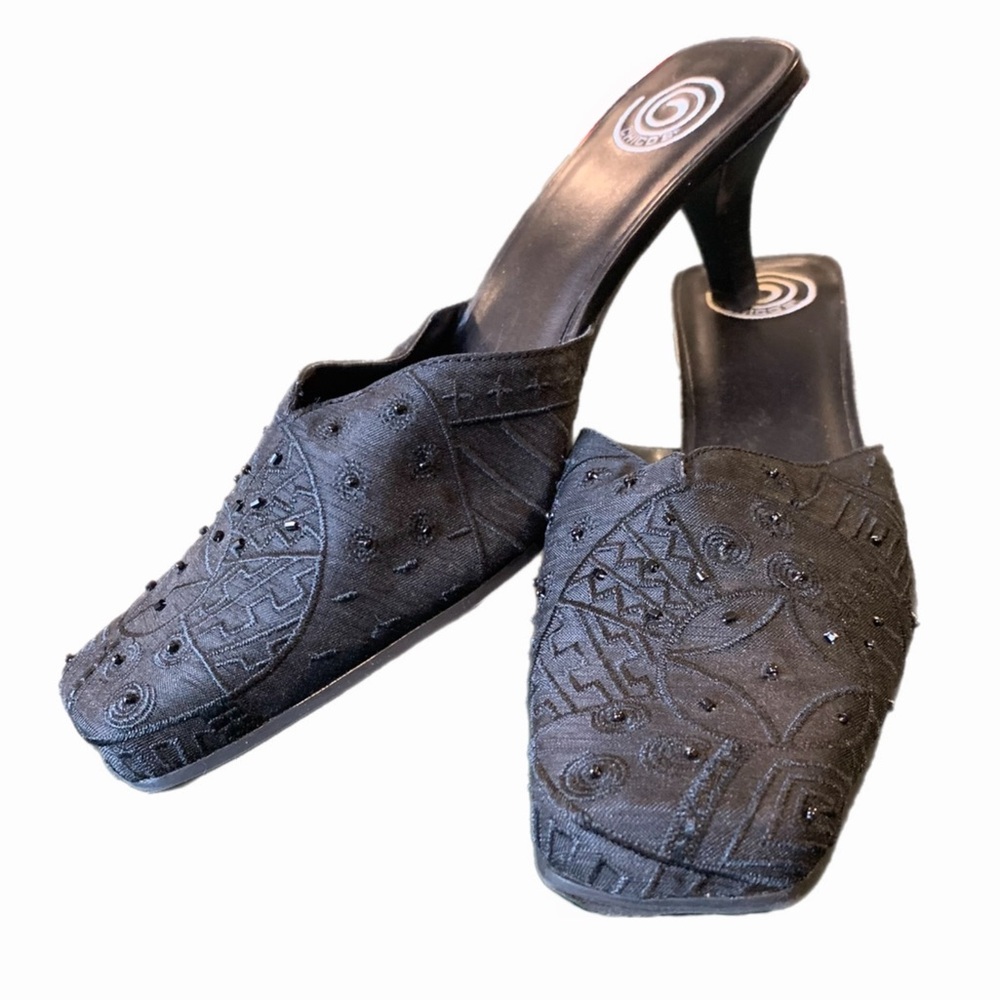NWT NWOB Chicos Flamenco Black Beaded Square Toe Low Kitten Heel Mules Shoes 7 - Picture 2 of 16